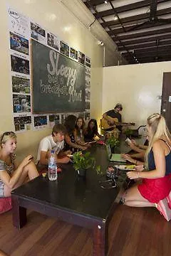 Sleepy Kiwi Backpacker Hostel - Bugis Singapore